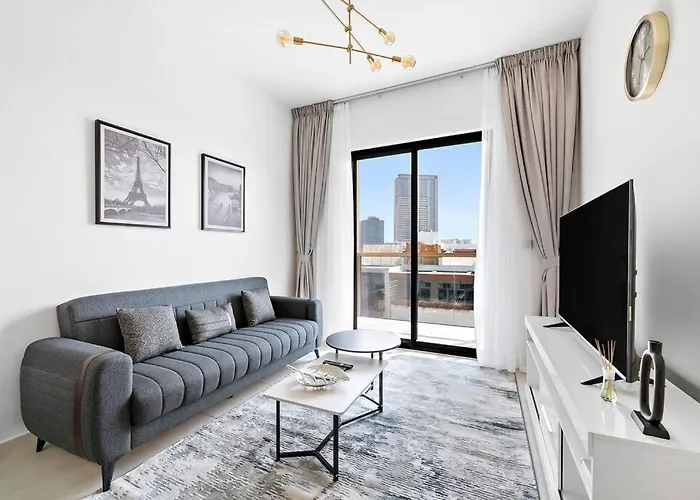 Family-Friendly 1 Bedroom In Jvc