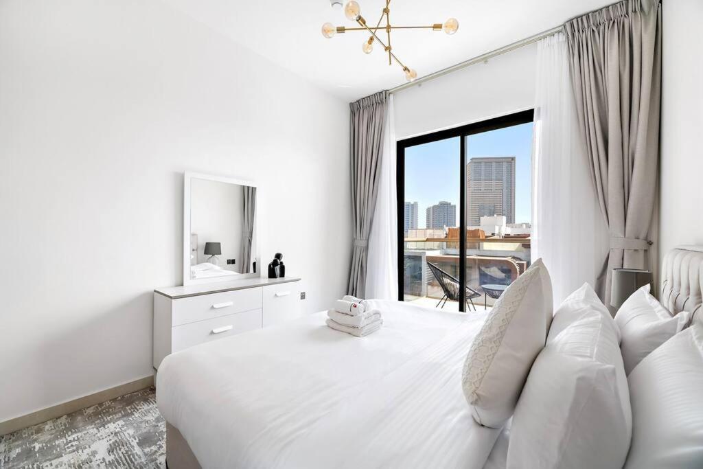 Family-friendly 1 Bedroom In Jvc Apartment