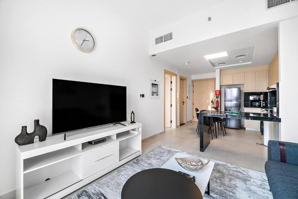 Family-friendly 1 Bedroom In Jvc Apartment *